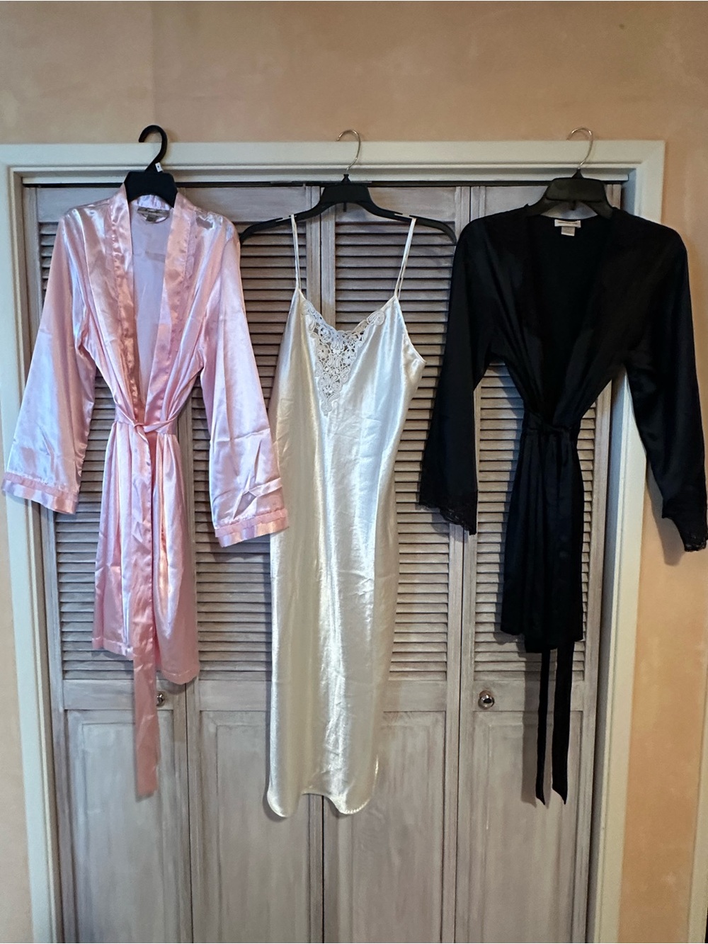 Women’s bathrooms and nightgown